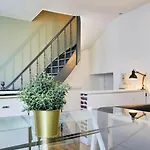 Grand-place & Vieux-lille: Equipped Duplex