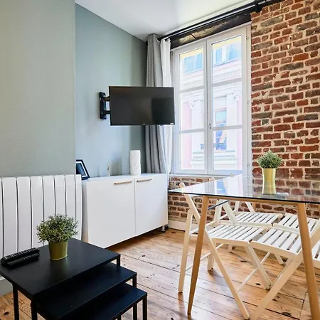 Grand-place & Vieux-lille: Equipped Duplex Lille
